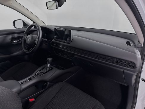 Certified 2023 Honda HR-V LX image 26