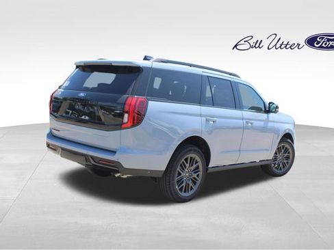 New 2027 Ford Expedition Platinum w/ Stealth Appearance Package RWD image 3