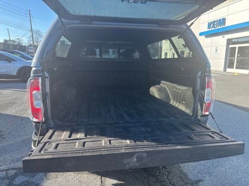 Used 2022 GMC Canyon AT4 image 5