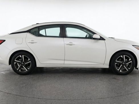 Used 2025 Nissan Sentra SV FWD image 11