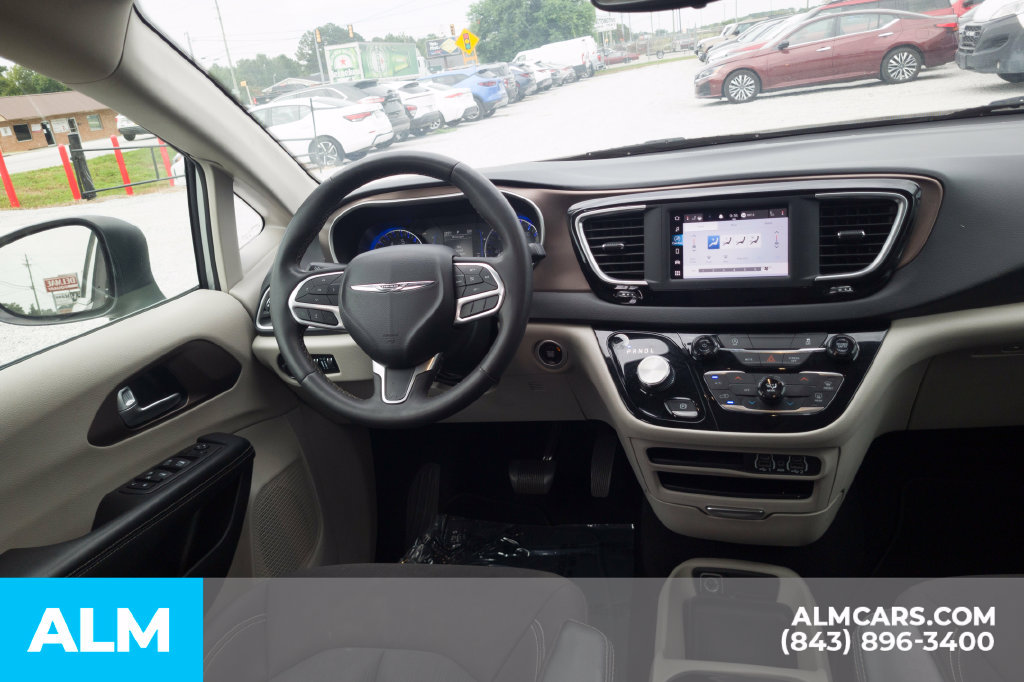 Used 2023 Chrysler Voyager LX FWD image 22
