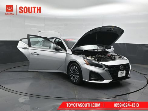 Used 2024 Nissan Altima 2.5 SV AWD/4WD image 52