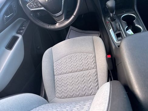 Used 2022 Chevrolet Equinox LT image 27