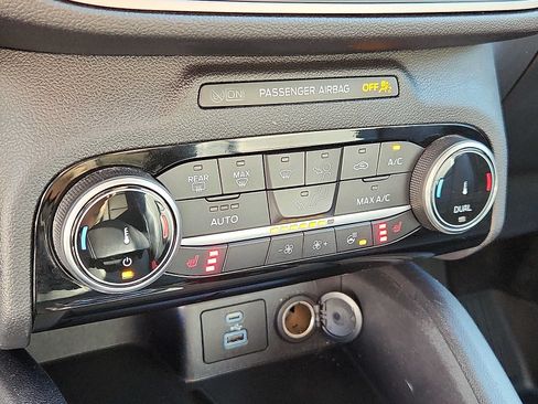 Used 2022 Ford Escape SEL w/ Technology Package AWD/4WD image 15
