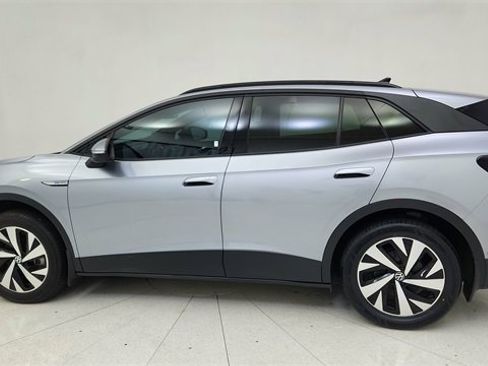 Used 2023 Volkswagen ID.4 Pro image 4