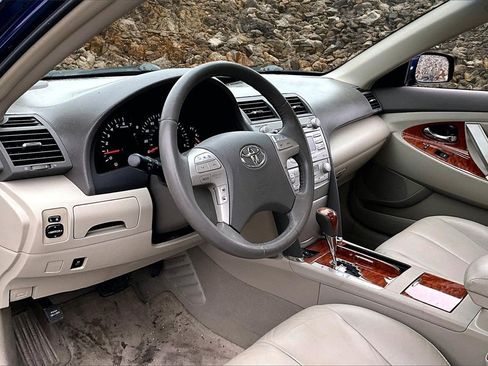 Used 2010 Toyota Camry XLE image 11