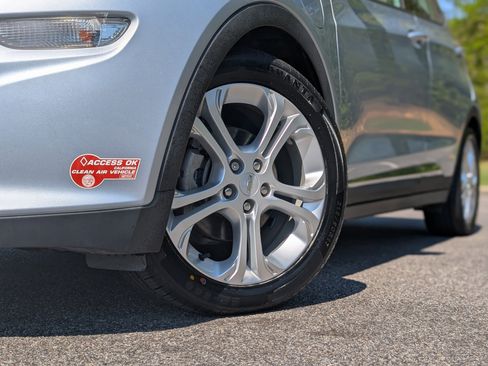 Used 2017 Chevrolet Bolt LT image 34