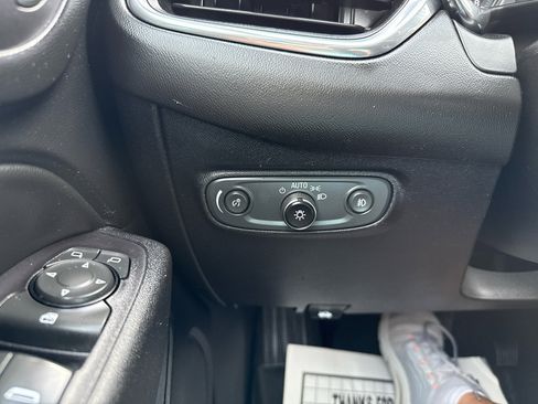 Used 2019 Chevrolet Equinox Premier image 28