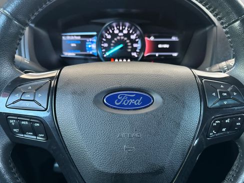 Used 2017 Ford Explorer XLT w/ Equipment Group 202A FWD image 26