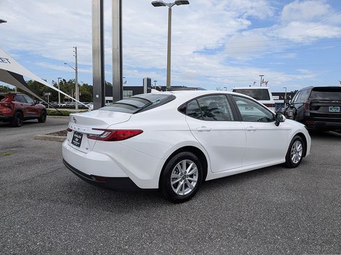 Used 2025 Toyota Camry LE FWD image 3