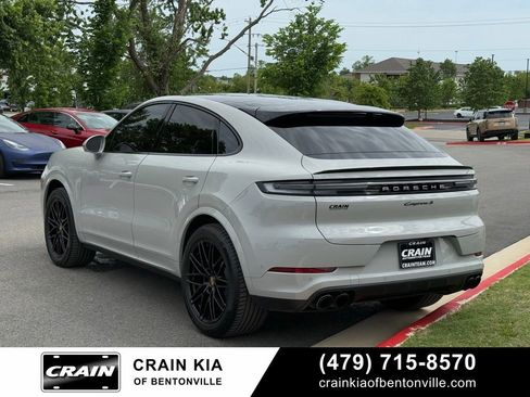 Used 2024 Porsche Cayenne S AWD/4WD image 3