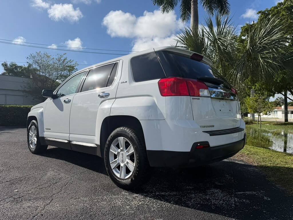 Used 2013 GMC Terrain SLE w/ LPO, Chrome Package FWD image 3