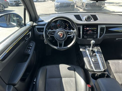Used 2017 Porsche Macan AWD/4WD image 18