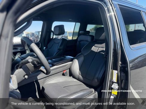 Used 2022 Jeep Wagoneer Series II RWD image 11