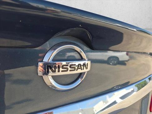 Used 2015 Nissan Sentra SV w/ Style Package FWD image 11