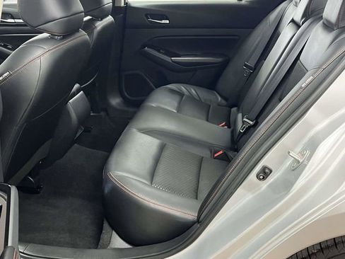 Used 2024 Nissan Altima 2.5 SR FWD image 17