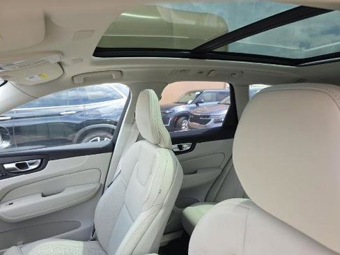 Used 2023 Volvo XC60 B5 Ultimate w/ Protection Package Premier image 8