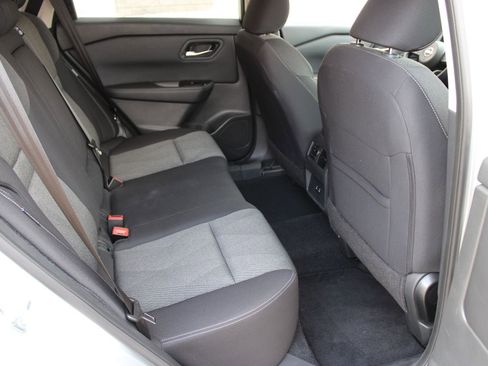 Used 2024 Nissan Rogue SV image 17