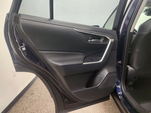 Used 2019 Toyota RAV4 XLE Premium w/ Cold Weather Package AWD/4WD image 18