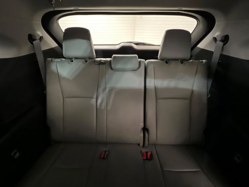 Used 2023 Toyota Highlander Platinum FWD image 23