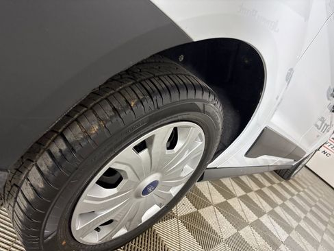 Used 2022 Ford Transit Connect XL image 28