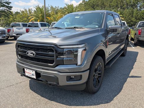New 2025 Ford F150 Lariat w/ Equipment Group 501A Mid image 8