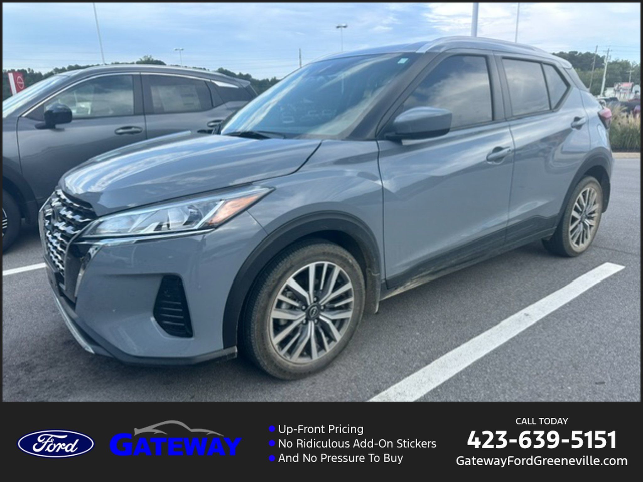 Used 2024 Nissan Kicks SV FWD image 1