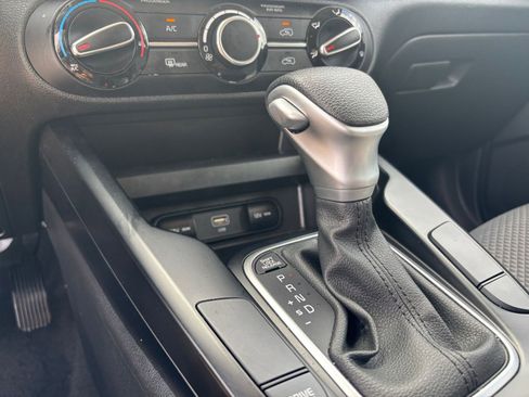 Used 2025 Kia Soul LX w/ LX Technology Package image 39