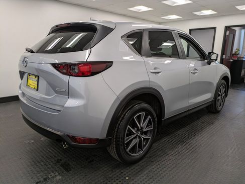 Used 2018 MAZDA CX-5 Touring w/ Preferred Equipment Package image 4