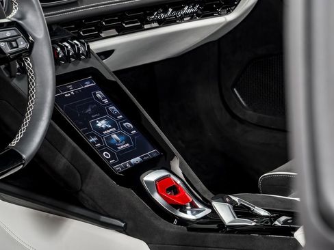 Used 2023 Lamborghini Huracan Tecnica image 22