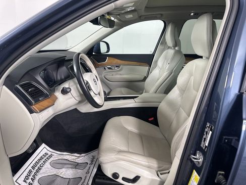 Used 2022 Volvo XC90 T6 Momentum w/ Climate Package image 26