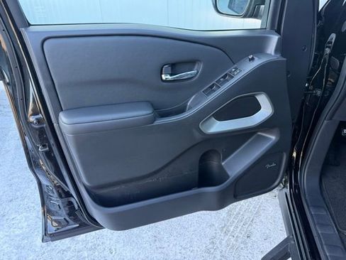 Certified 2024 Nissan Frontier SV w/ Technology Package image 16