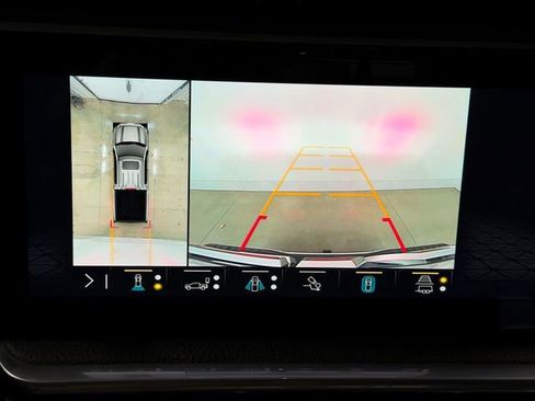 Used 2023 GMC Sierra 1500 Denali image 2