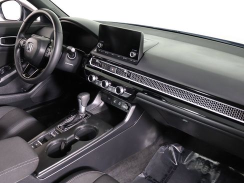 Used 2025 Honda Civic Sport image 28