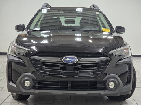 Used 2023 Subaru Outback Premium image 9