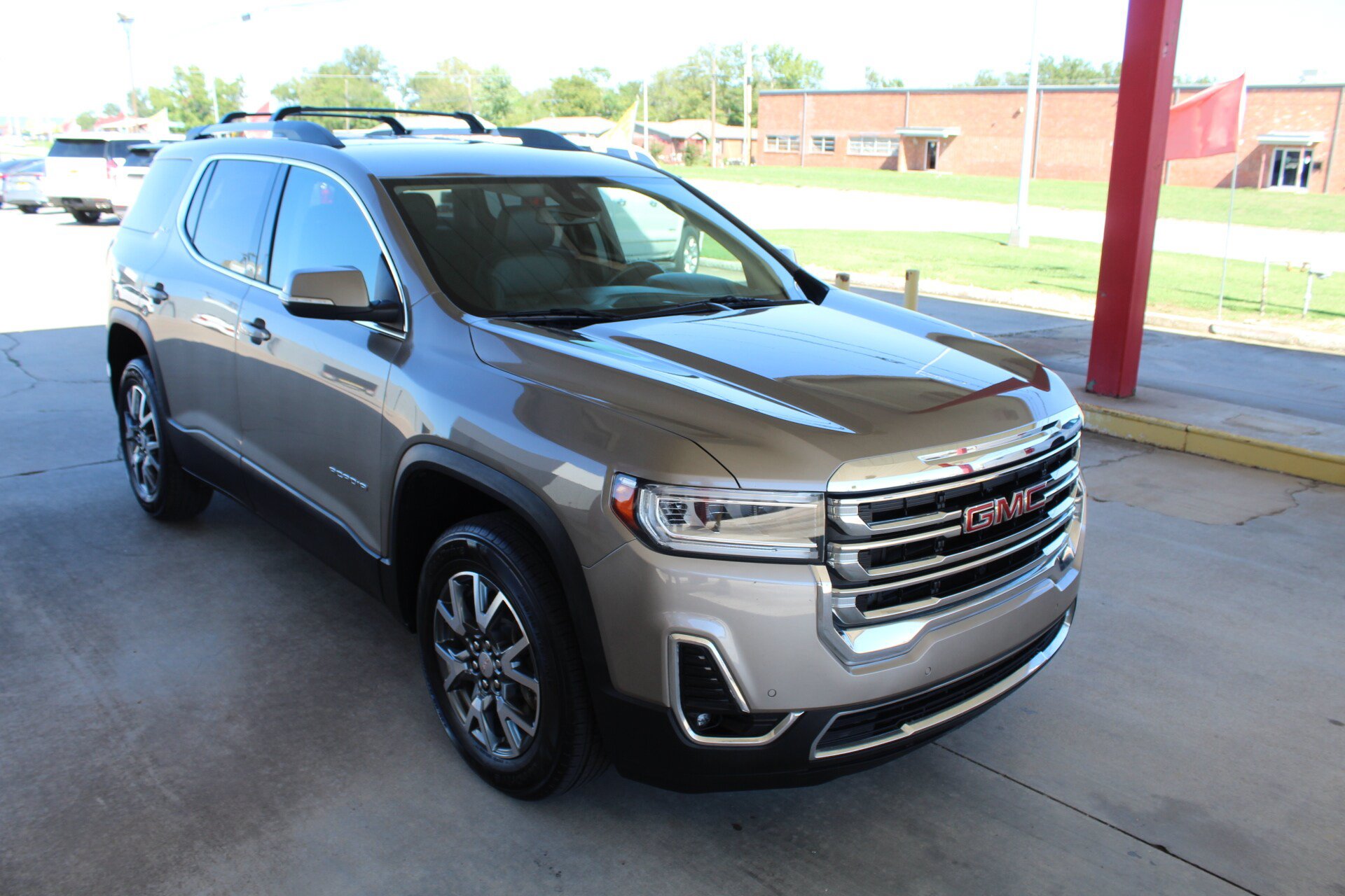 Used 2023 GMC Acadia SLT FWD image 56
