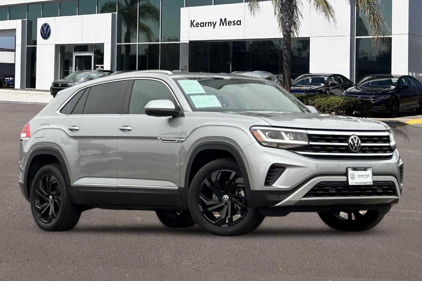 Used 2023 Volkswagen Atlas Cross Sport SEL AWD/4WD image 2