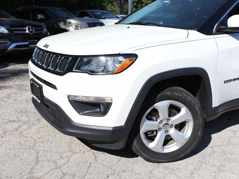 Used 2018 Jeep Compass Latitude w/ Popular Equipment Group AWD/4WD image 2