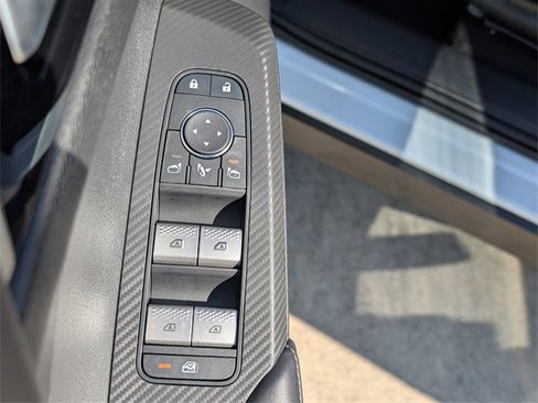 New 2025 Mitsubishi Outlander SE image 11