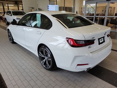 Used 2023 BMW 330i xDrive Sedan w/ Premium Package AWD/4WD image 7