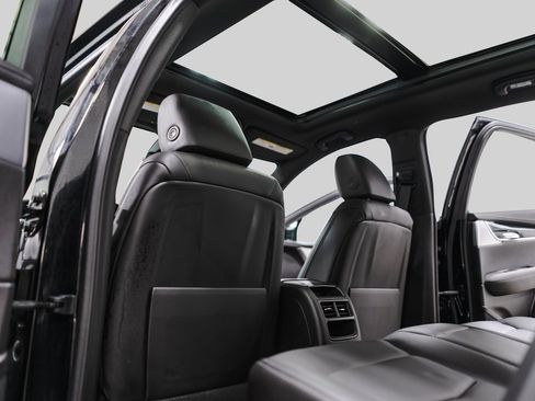 Used 2022 Cadillac XT5 Premium Luxury w/ LPO, Floor Liner Package image 31