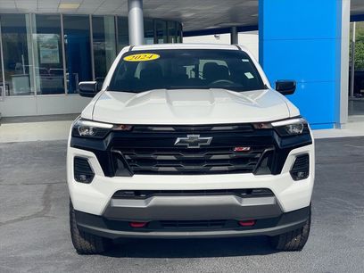 Used 2024 Chevrolet Colorado Z71 w/ Z71 Convenience Package 2