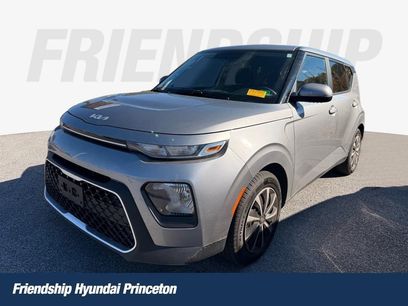 Used 2022 Kia Soul LX