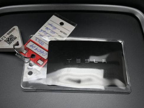 Used 2023 Tesla Model Y Long Range AWD/4WD image 38