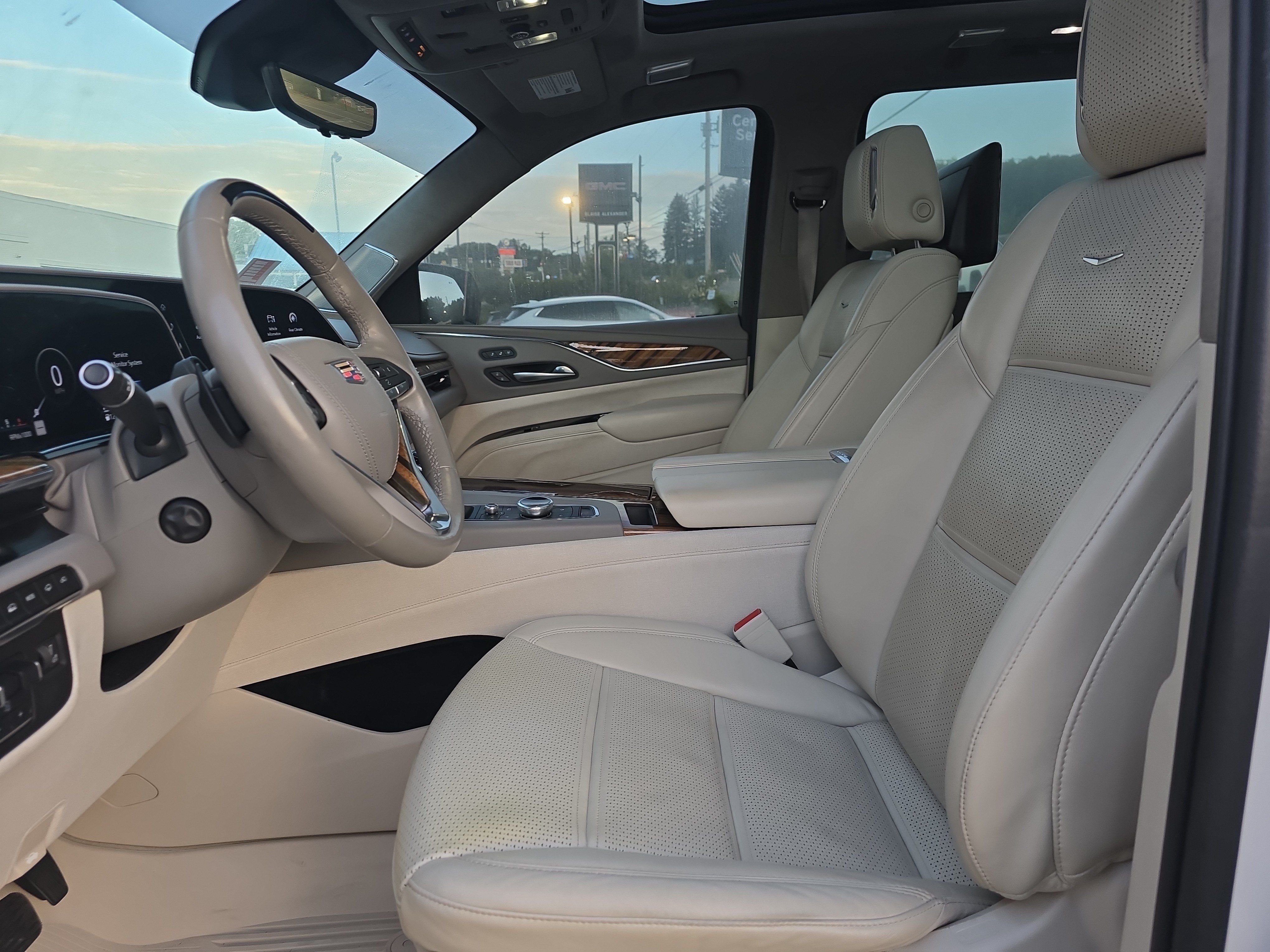 Used 2021 Cadillac Escalade ESV Premium Luxury Platinum AWD/4WD image 15