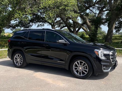 Used 2022 GMC Terrain SLT FWD image 3