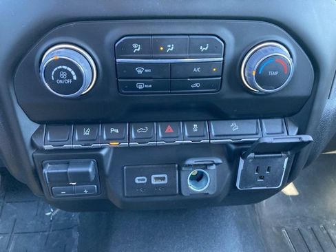 Used 2024 Chevrolet Silverado 2500 Custom w/ Custom Value Package image 27