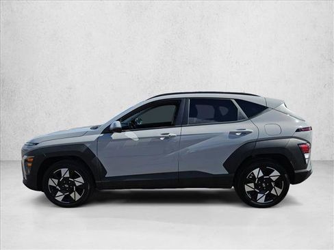 Certified 2025 Hyundai Kona SEL image 8