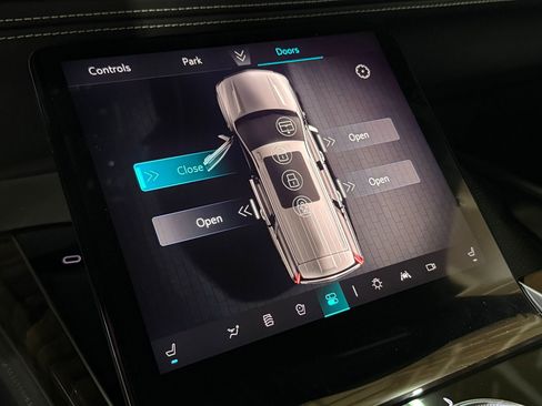 New 2025 Cadillac Escalade ESV Premium Luxury Platinum image 33