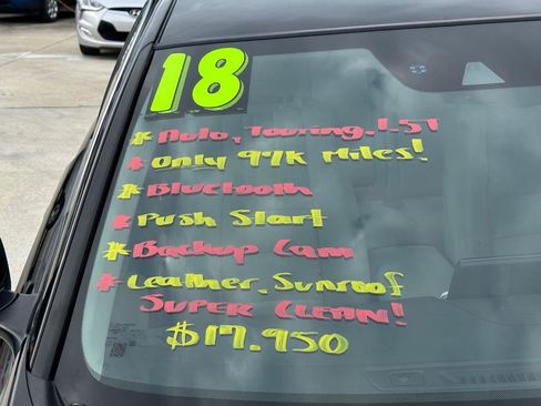 Used 2018 Honda Accord Touring image 2